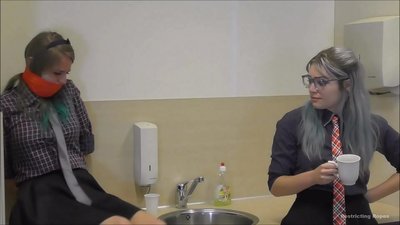 зависимость /  связаны и заткнули рот /  дама в беде