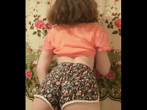 ❤️ Сексуальная юная малышка делает стриптиз снимая свои шортики на камеру ❤️❌ Анальное порно на valeshop.top ❌️